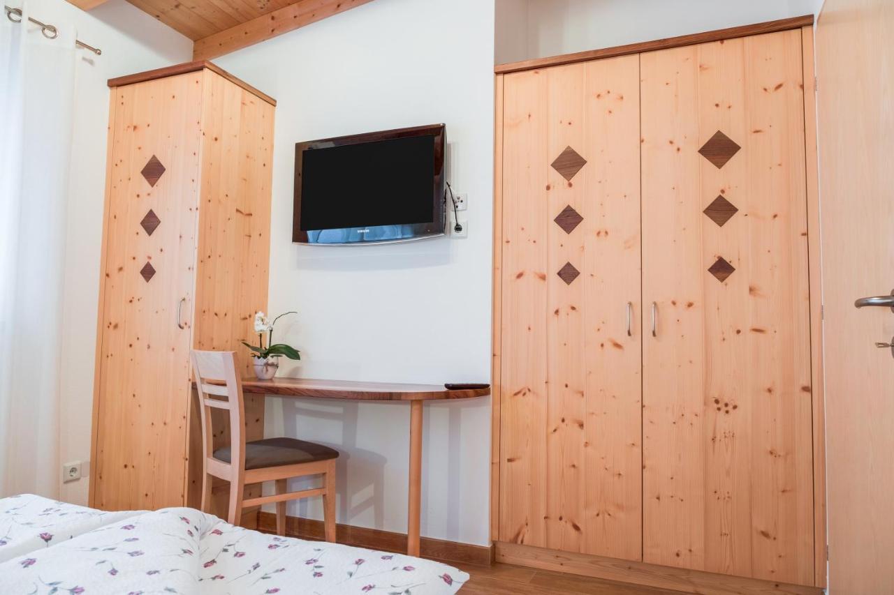 Hofschenke Pfeiftal - Heuduft Apartamento San Martino In Passiria  Exterior foto